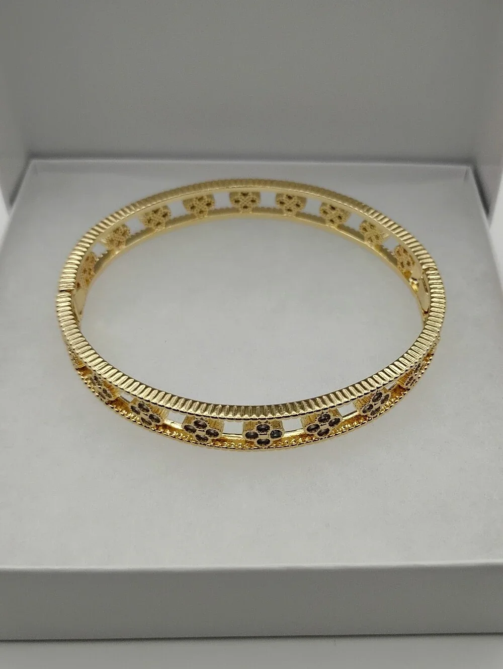 Gold Clover Crystal Filled Clasp Bangle Bracelet